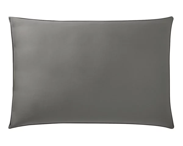 Taie d'oreiller unie en satin de coton gris foncé Trianon 50x75 par Anne de Solène.