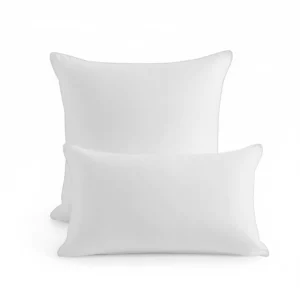 Ensemble deux oreillers blancs Drouault formats 65x65 et 50x75 sur fond blanc