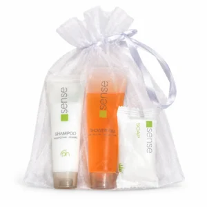 Kit d’accueil salle de bain Organza SENSE avec gel douche shampooing et savon
